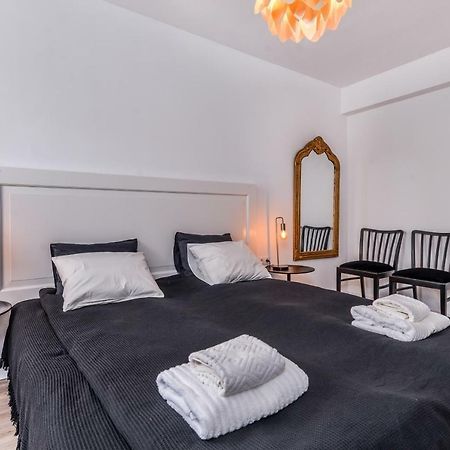 66 Apartment - Stylish Two Bedroom In Lozenets District By Flat Mаnager София Экстерьер фото