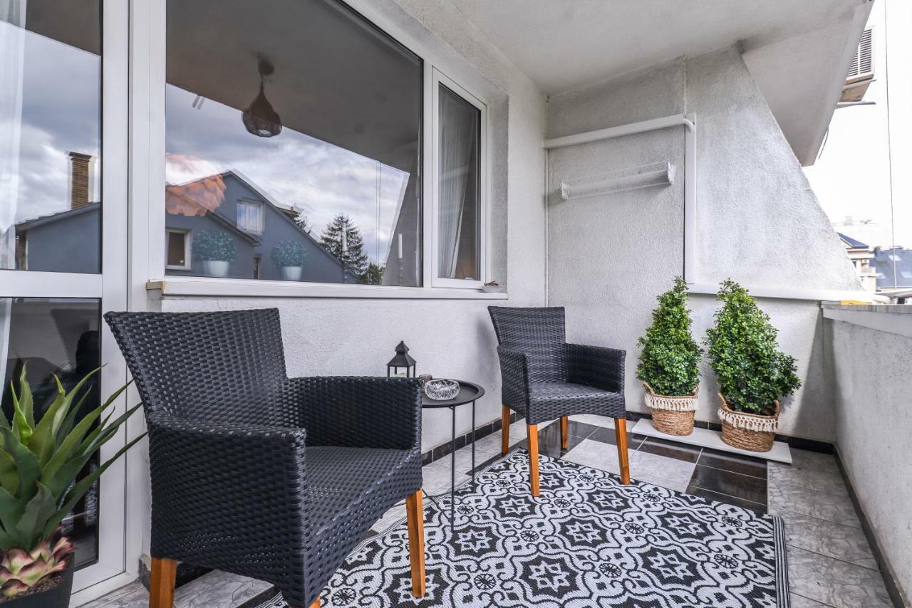66 Apartment - Stylish Two Bedroom In Lozenets District By Flat Mаnager София Экстерьер фото