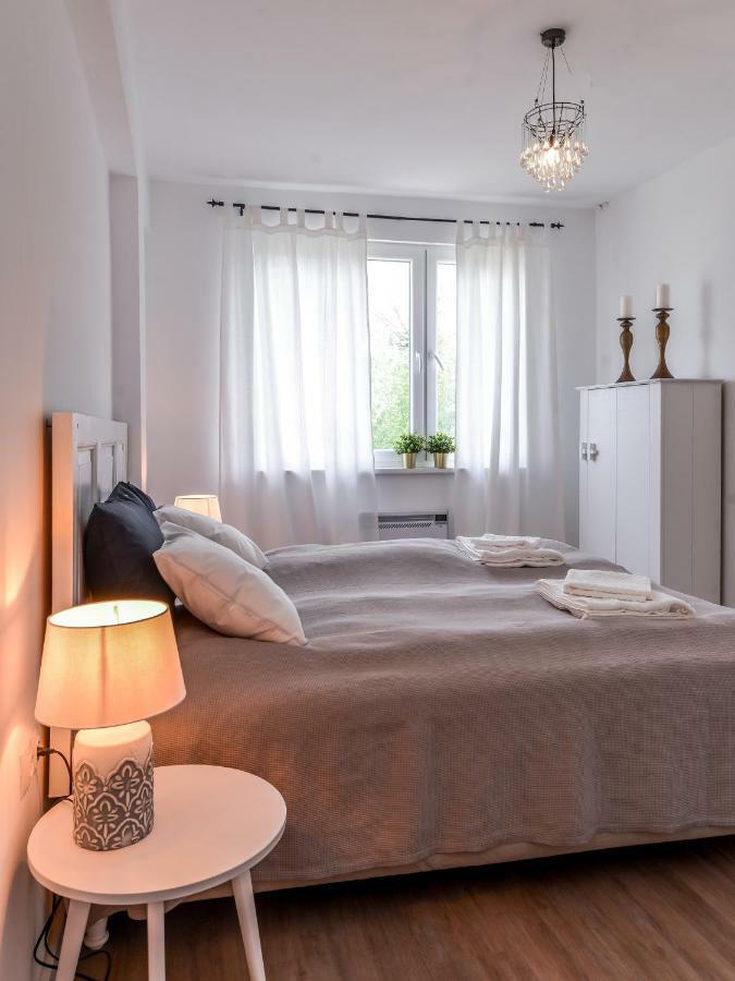 66 Apartment - Stylish Two Bedroom In Lozenets District By Flat Mаnager София Экстерьер фото