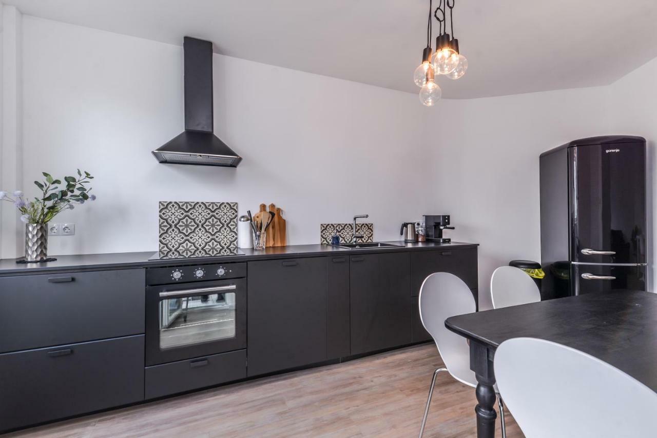 66 Apartment - Stylish Two Bedroom In Lozenets District By Flat Mаnager София Экстерьер фото