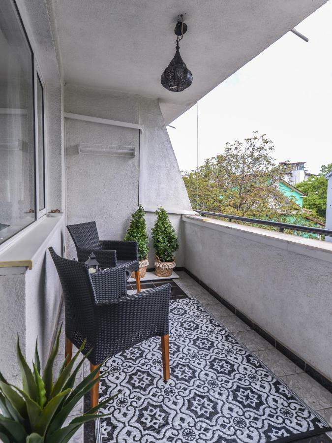 66 Apartment - Stylish Two Bedroom In Lozenets District By Flat Mаnager София Экстерьер фото